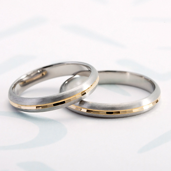 コンビカラーの結婚指輪ADAMコンビサミット